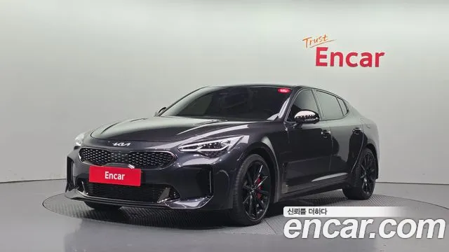 Kia Stinger 2023 — photo 1