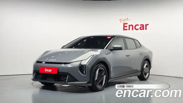 Kia EV4 2026 — photo 1
