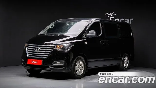Hyundai Starex 2019 — photo 1