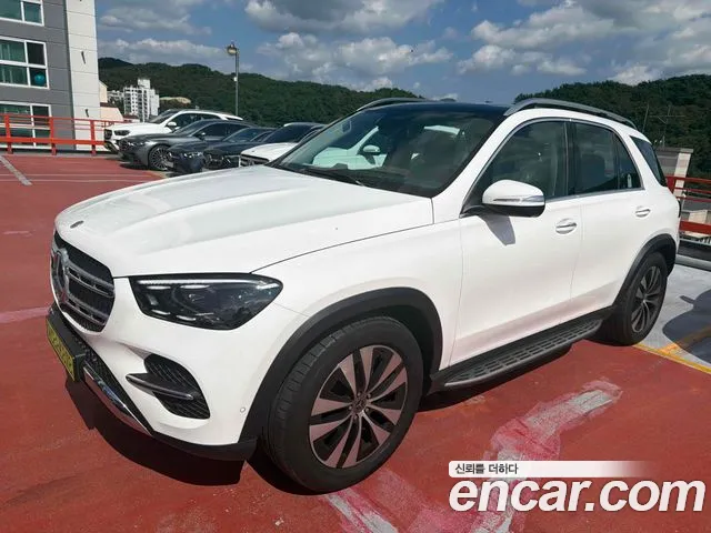 Mercedes-Benz GLE-Class 2026 — photo 1