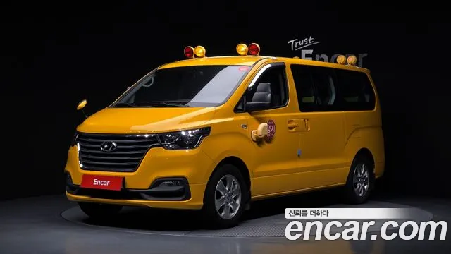 Hyundai Starex 2019 — photo 1