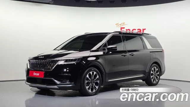 Kia Canival 2023 — photo 1