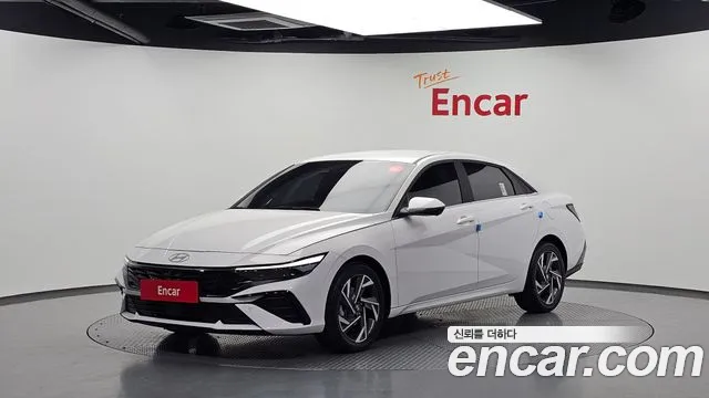 Hyundai AVANTE 2024 — photo 1