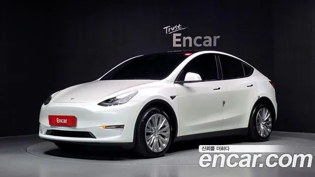 Tesla Model Y 2021 — photo 1