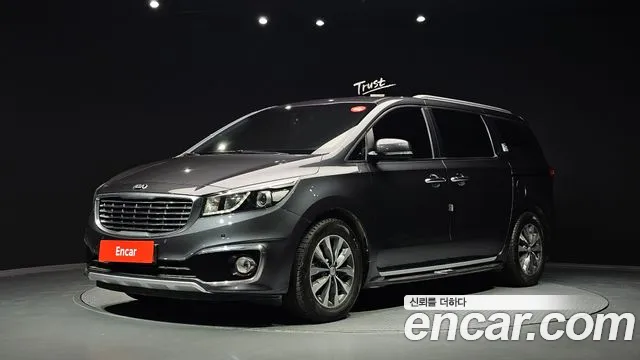 Kia Canival 2017 — photo 1