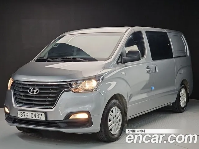 Hyundai Starex 2018 — photo 1