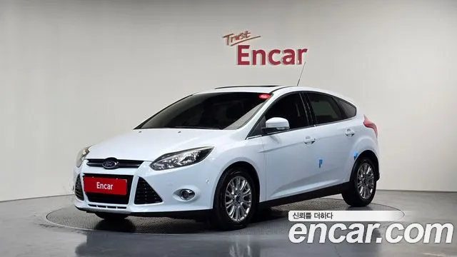 Ford Focus 2015 — photo 1
