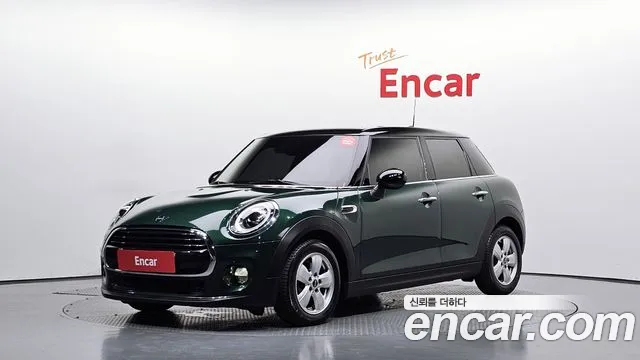 Mini Cooper 2019 — photo 1