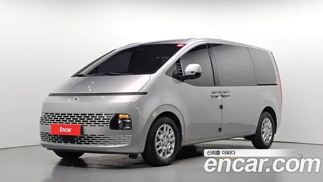 Hyundai Staria 2022 — photo 1