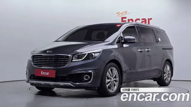 Kia Canival 2017 — photo 1