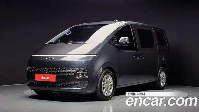 Hyundai Staria 2022 — photo 1