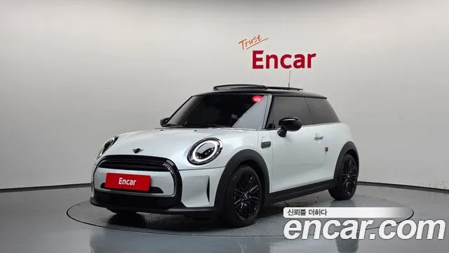 Mini Cooper 2024 — photo 1