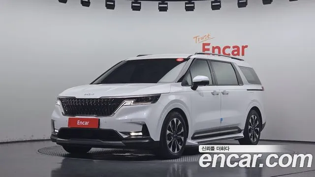 Kia Canival 2023 — photo 1