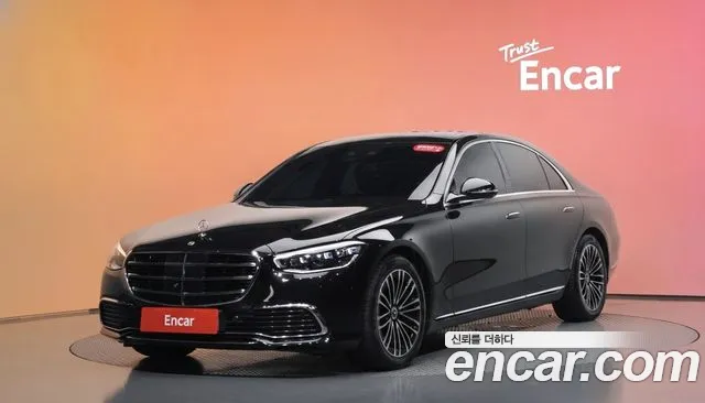 Mercedes-Benz S-Class 2023 — photo 1