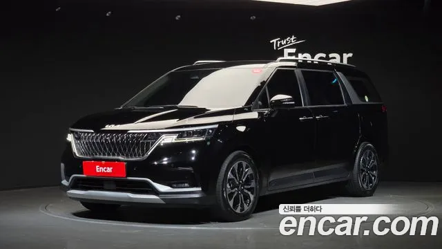 Kia Canival 2023 — photo 1