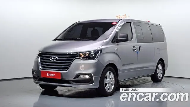 Hyundai Starex 2019 — photo 1