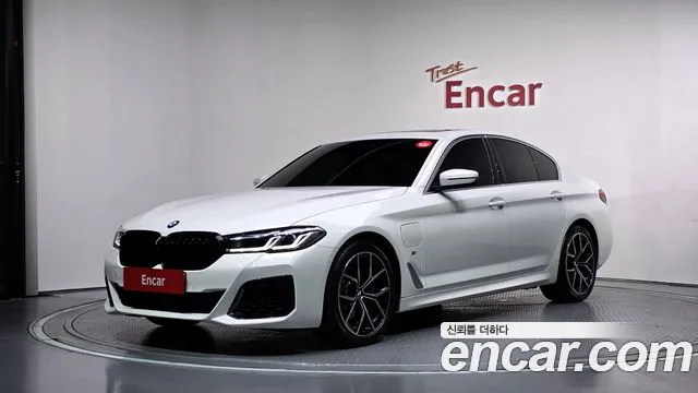 BMW 5-Series 2021 — photo 1