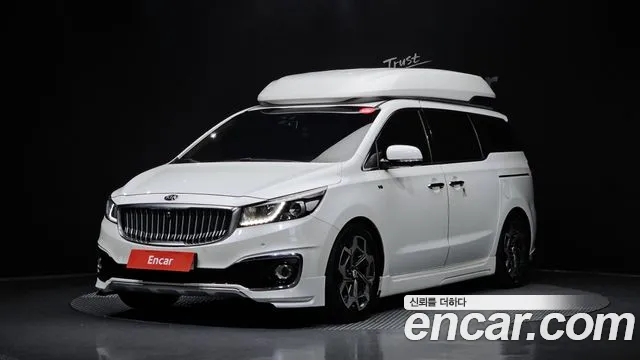 Kia Canival 2017 — photo 1