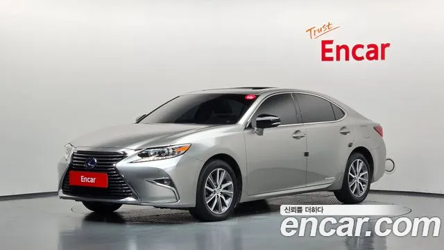 Lexus ES 2017 — photo 1