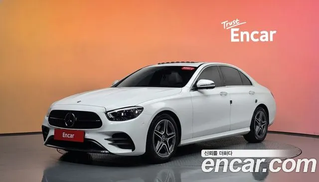 Mercedes-Benz E-Class 2023 — photo 1