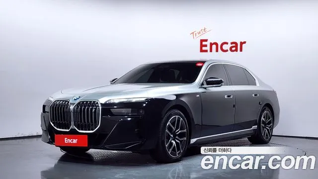 BMW i7 2023 — photo 1