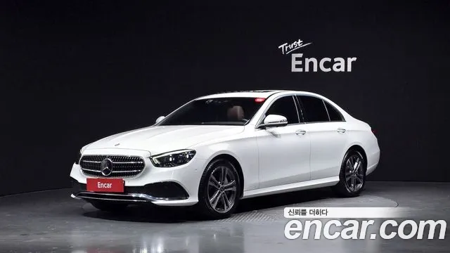 Mercedes-Benz E-Class 2022 — photo 1