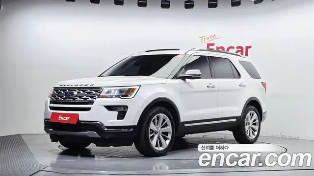 Ford Explorer 2019 — photo 1