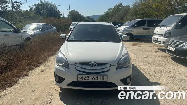 Hyundai Verna 2010 — photo 1