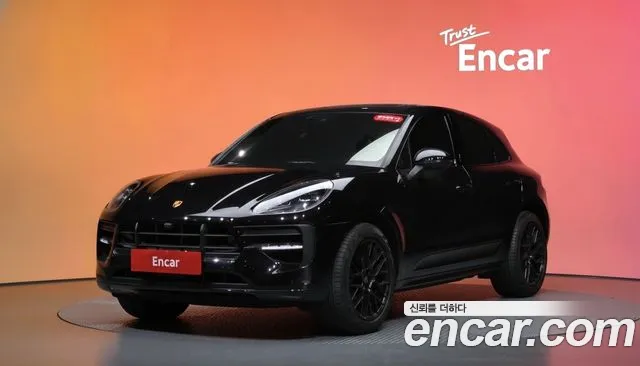 Porsche Macan 2020 — photo 1