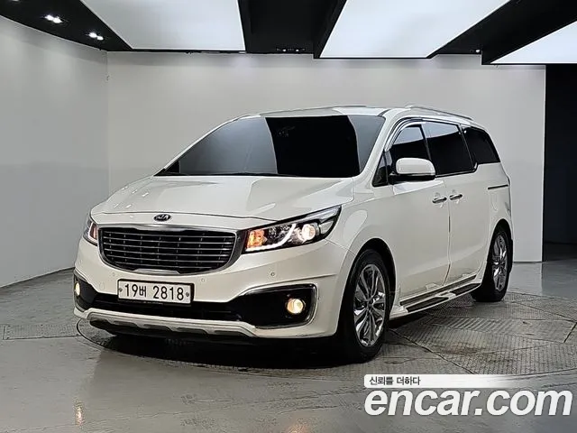 Kia Canival 2015 — photo 1