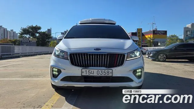 Kia Canival 2017 — photo 1