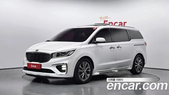 Kia Canival 2019 — photo 1