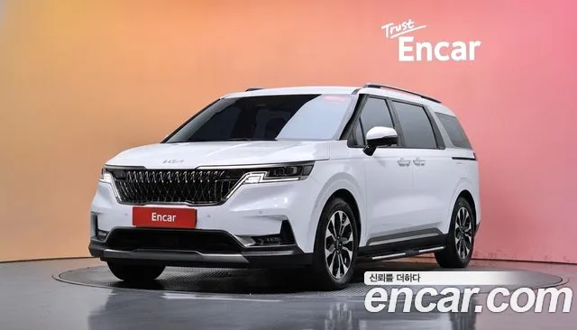 Kia Canival 2023 — photo 1