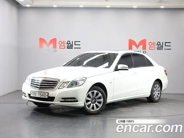 Mercedes-Benz E-Class 2011 — photo 1