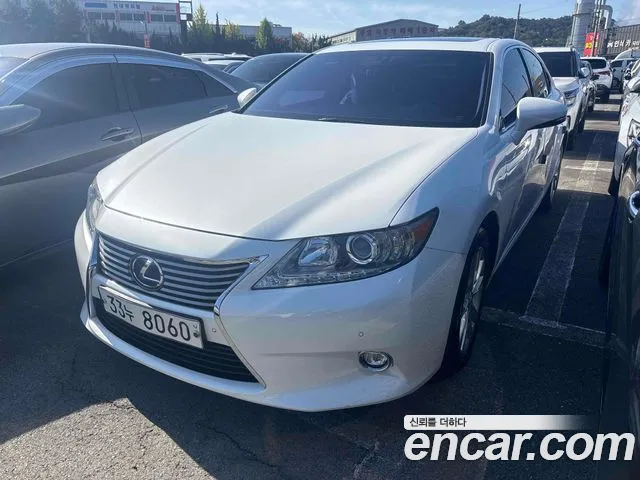 Lexus ES 2015 — photo 1