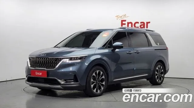 Kia Canival 2023 — photo 1