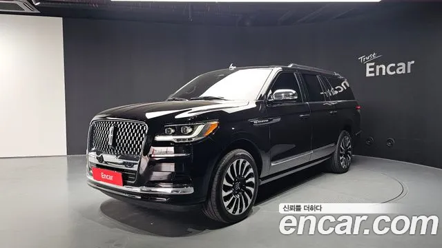 Lincoln Navigator 2022 — photo 1