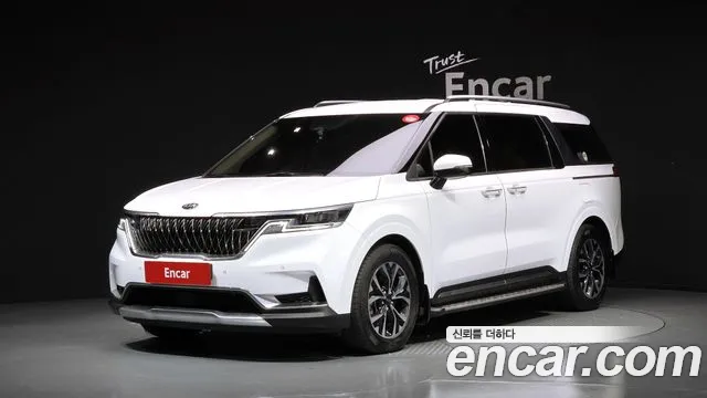 Kia Canival 2021 — photo 1