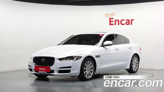 Jaguar XE 2016 — photo 1