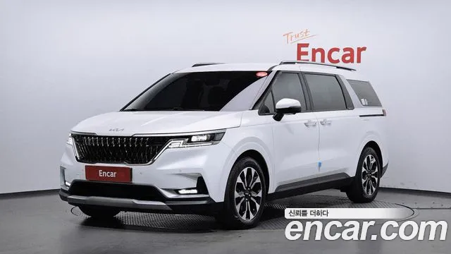 Kia Canival 2023 — photo 1