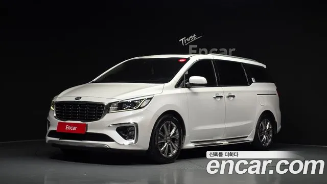 Kia Canival 2020 — photo 1