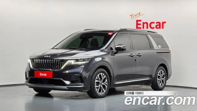 Kia Canival 2023 — photo 1