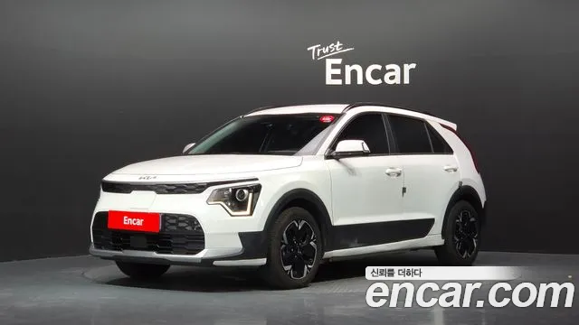 Kia Niro 2023 — photo 1