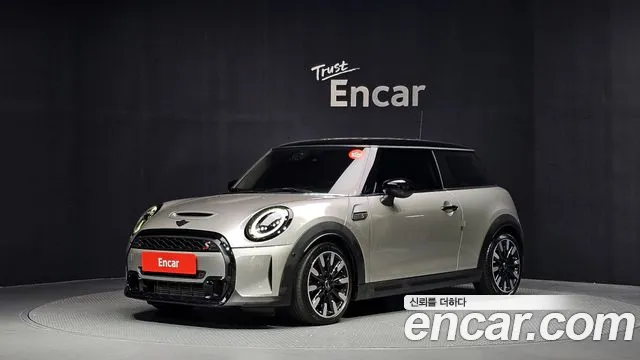 Mini Cooper 2023 — photo 1