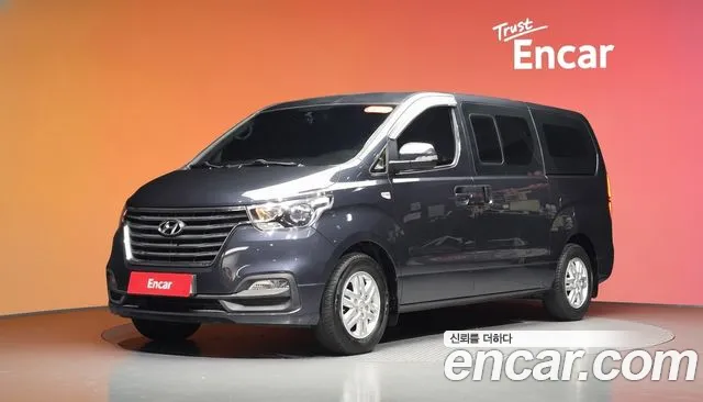 Hyundai Starex 2019 — photo 1