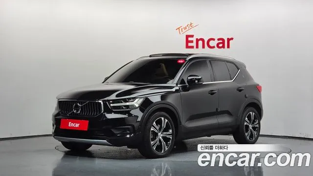 Volvo XC40 2021 — photo 1