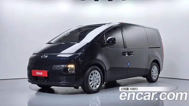 Hyundai Staria 2022 — photo 1