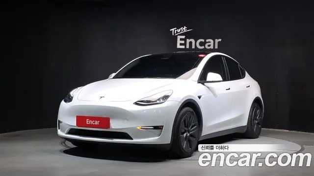 Tesla Model Y 2022 — photo 1