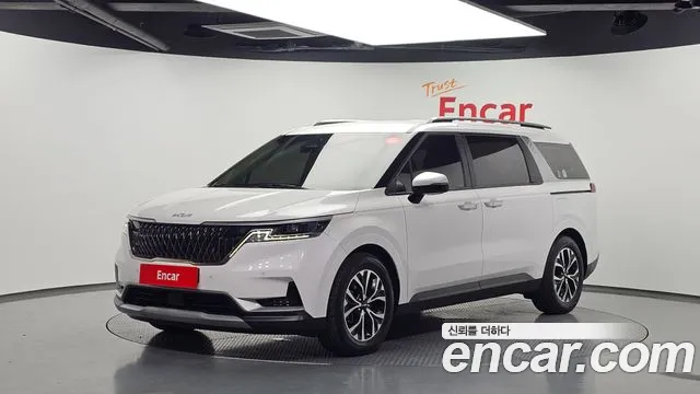 Kia Canival 2022 — photo 1