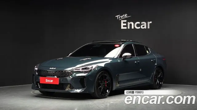 Kia Stinger 2023 — photo 1